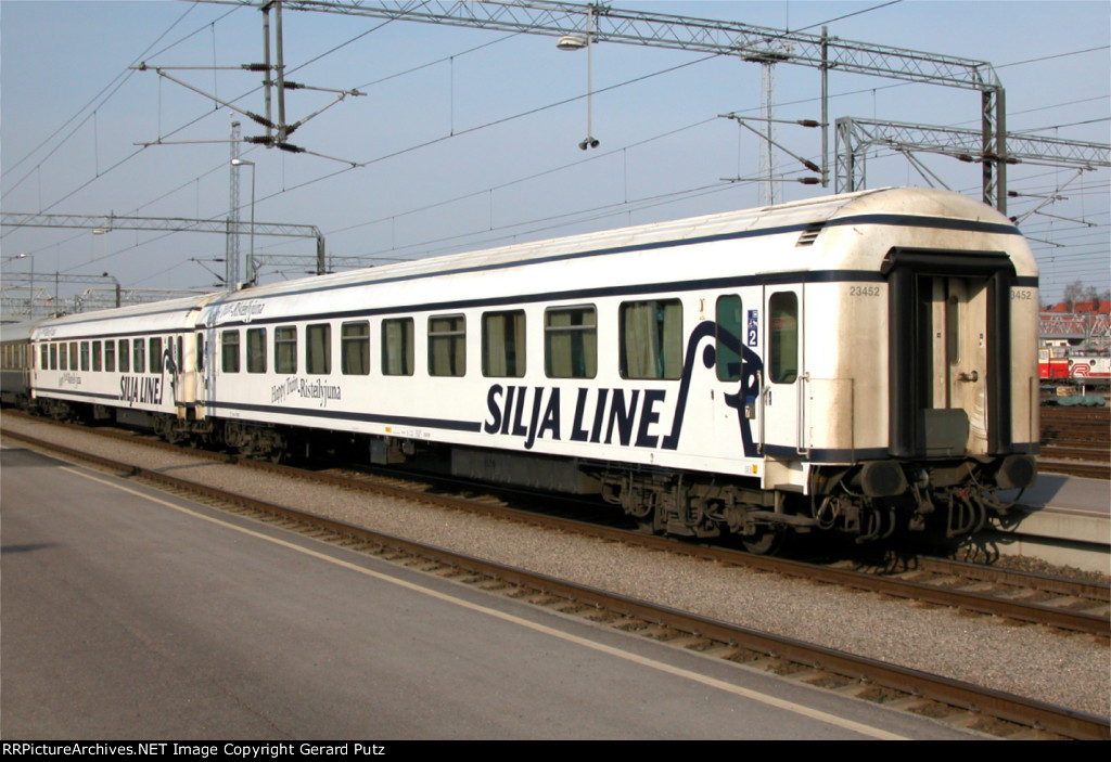 Two Silja Line "Happy Train" cars on Track #6